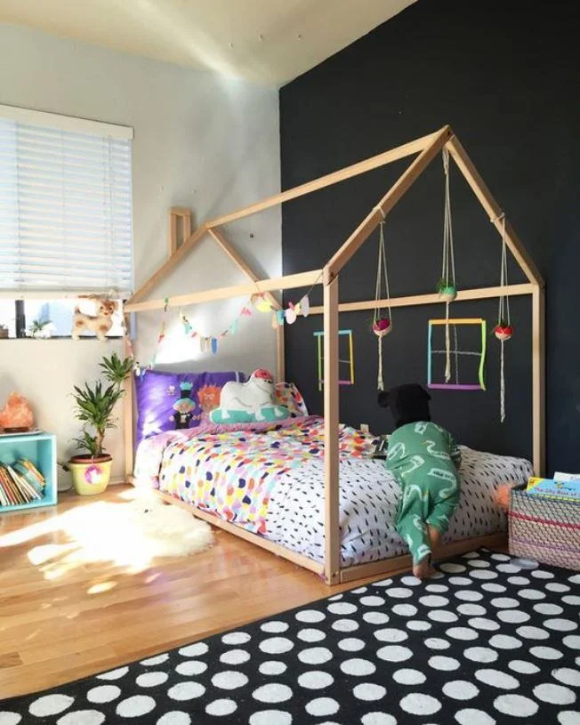 quarto bebe montessoriano