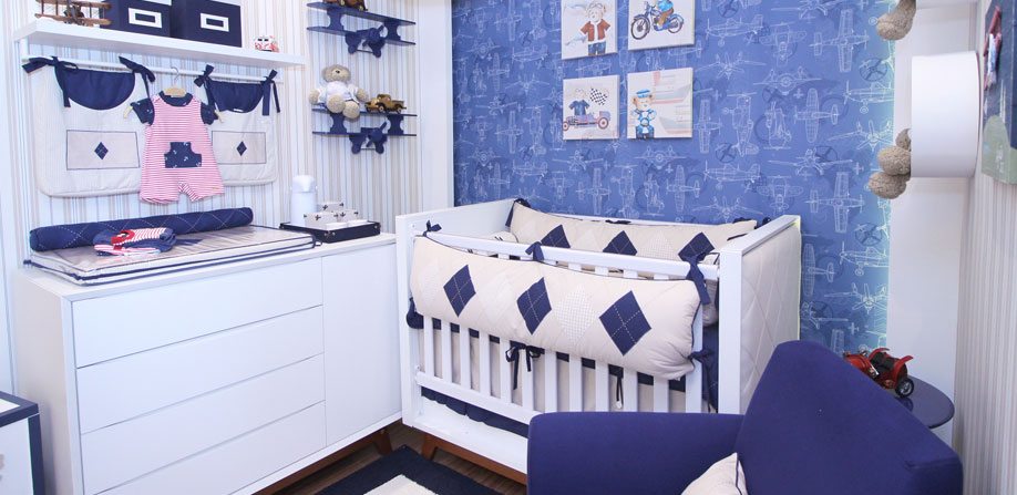quarto de bebe azul marinho