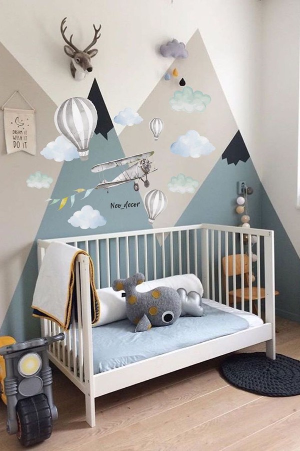 Cama Montessoriana Azul Marinho: Conforto e Autonomia para o Bebê