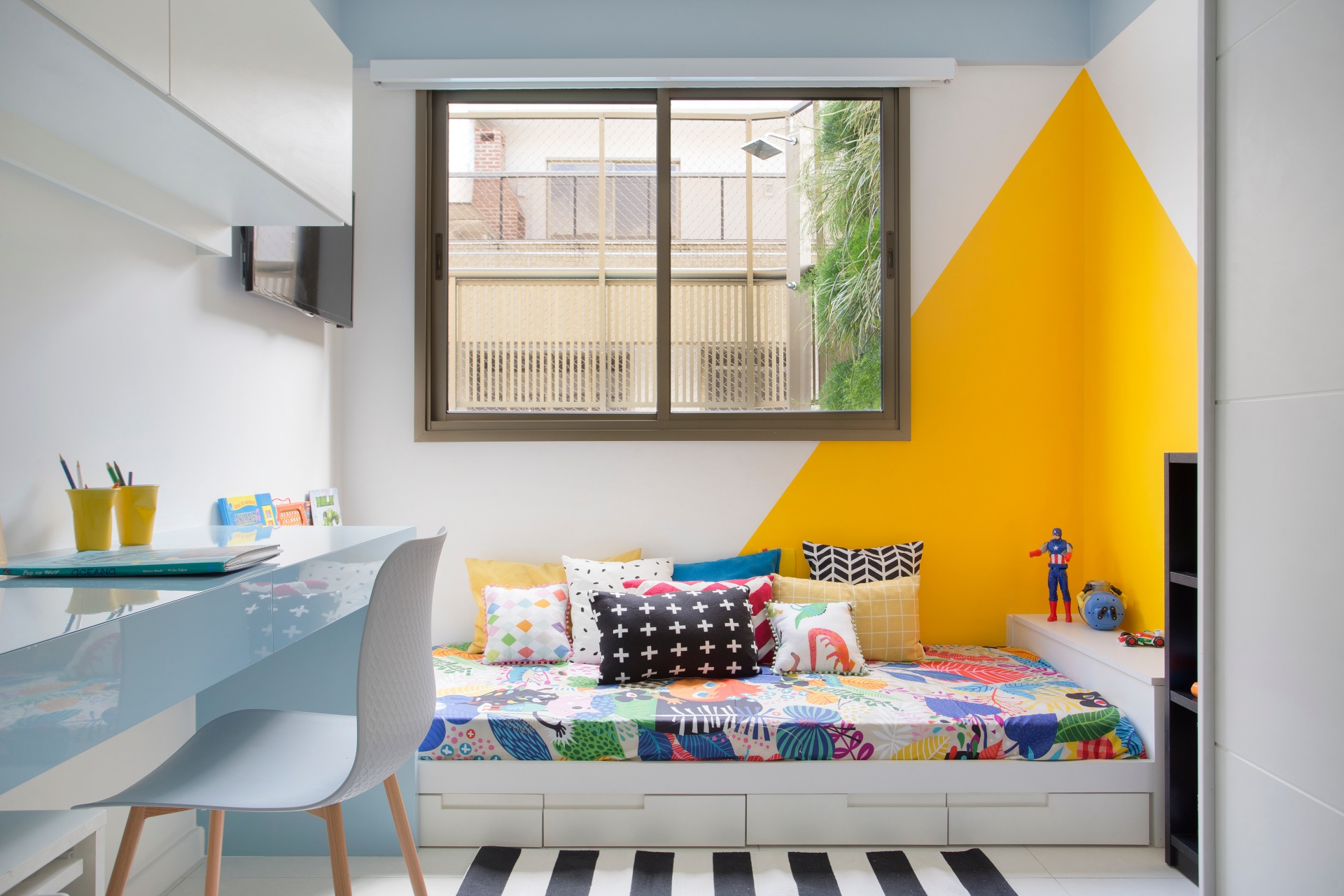 decoração quarto de menino montessoriano