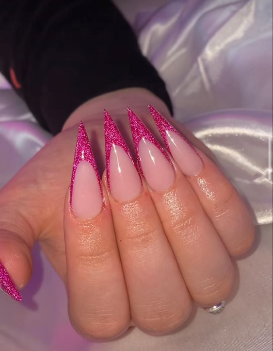 unha stiletto rosa gel ou postiça qual melhor