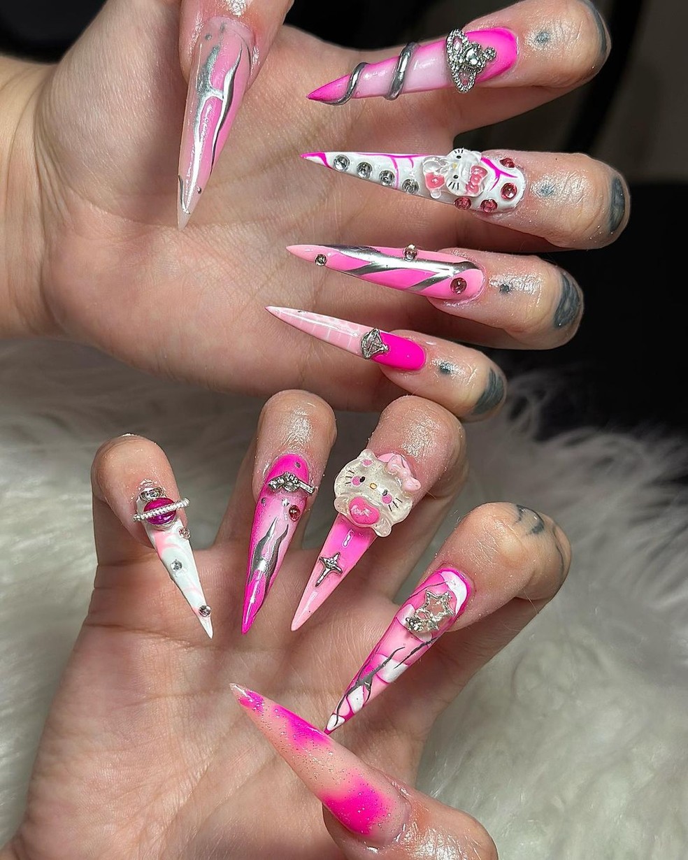 quanto custa fazer unha stiletto rosa