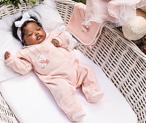 Cores da Saída de Maternidade: Significados e Tradições para o Seu Bebê