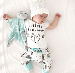 Como escolher a roupa divertida ideal para cada ocasião do bebê