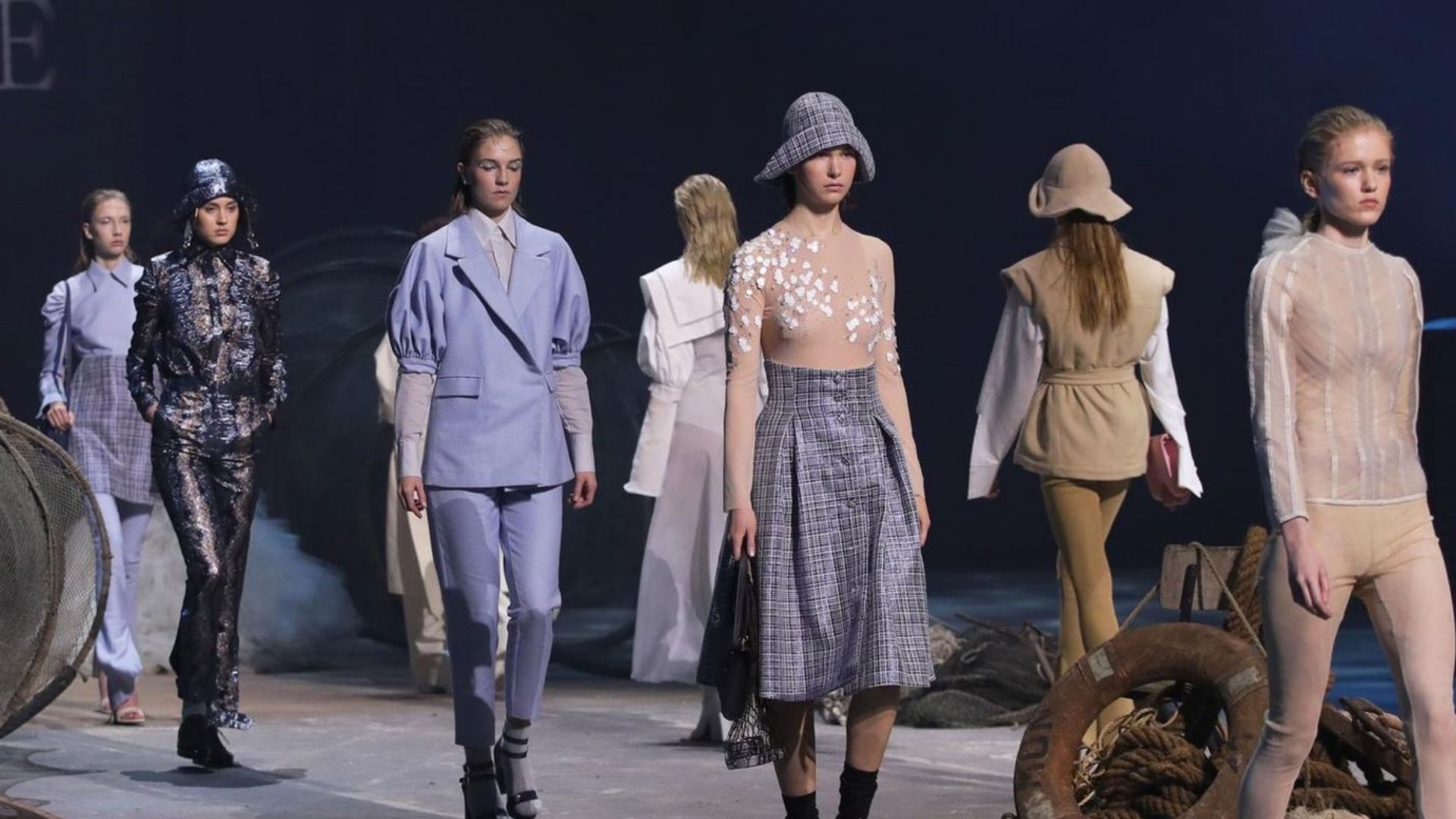 roupas que tá na moda