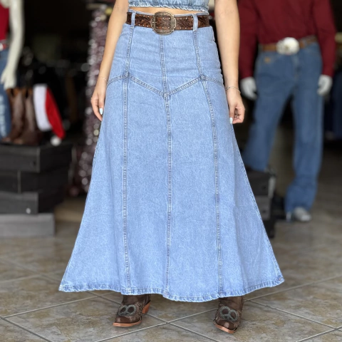 saia jeans longa com bota