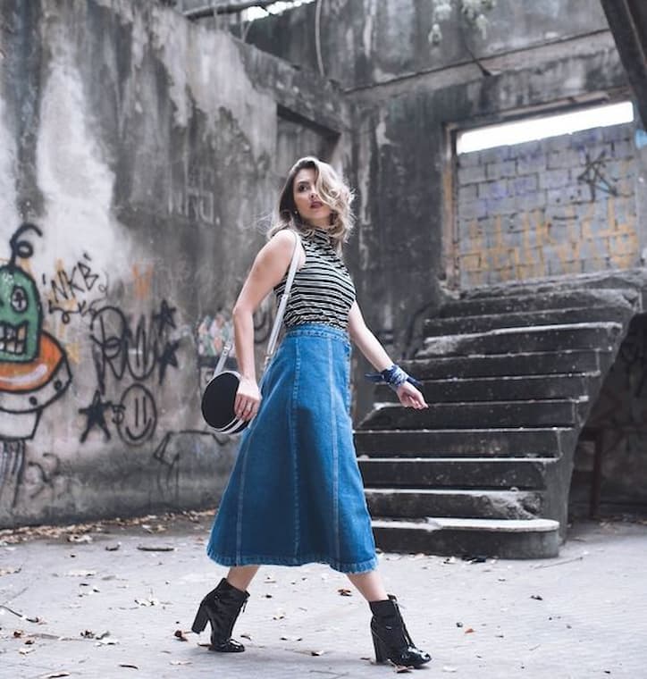 looks com saia longa e bota