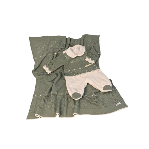 Saída de Maternidade de Tricot vs. Plush: Qual a Melhor Opção?