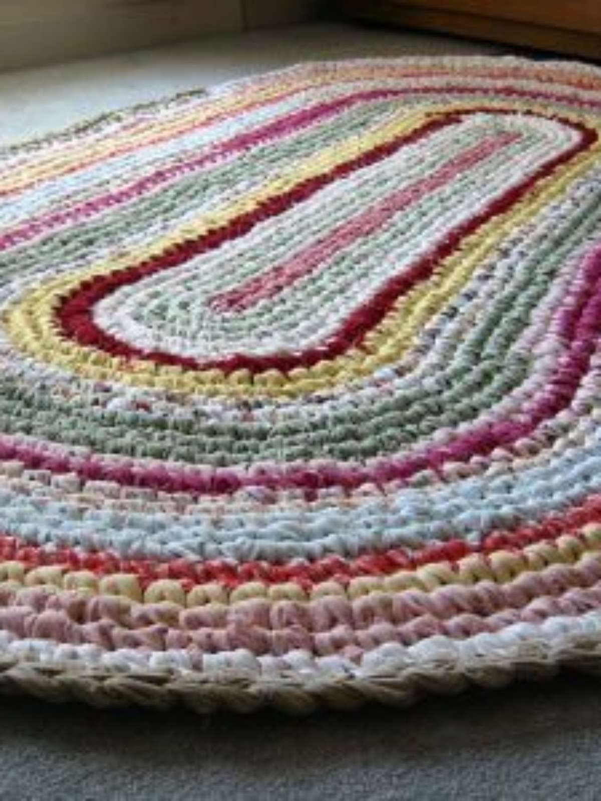 Guia de materiais: Qual barbante usar para seu tapete de crochê oval?