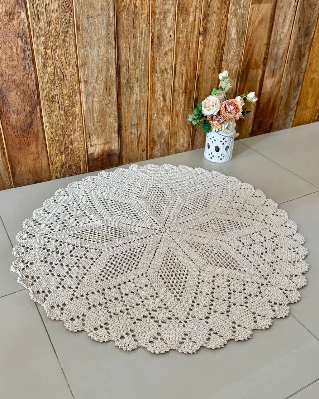 tapete de crochê redondo com flores para sala de jantar