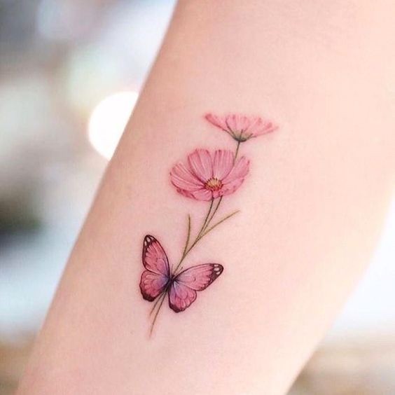 tatuagem borboleta na costela
