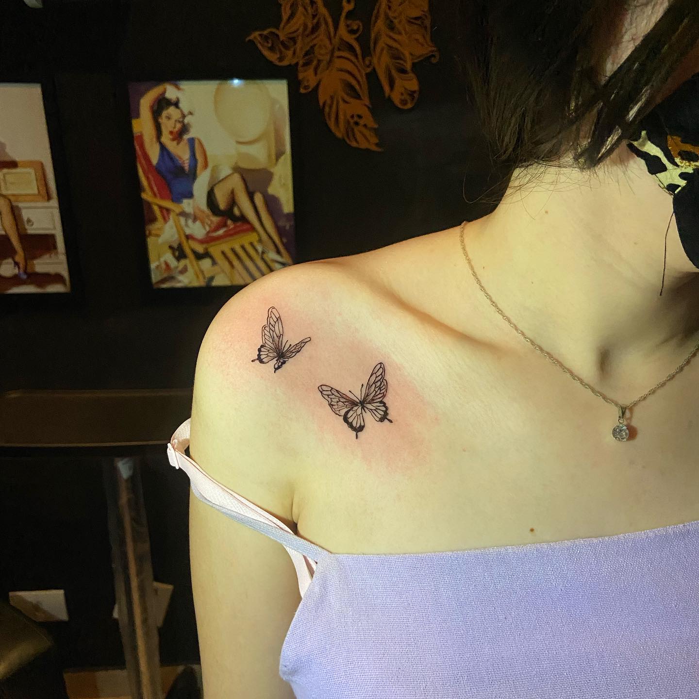 tatuagem borboleta geométrica delicada
