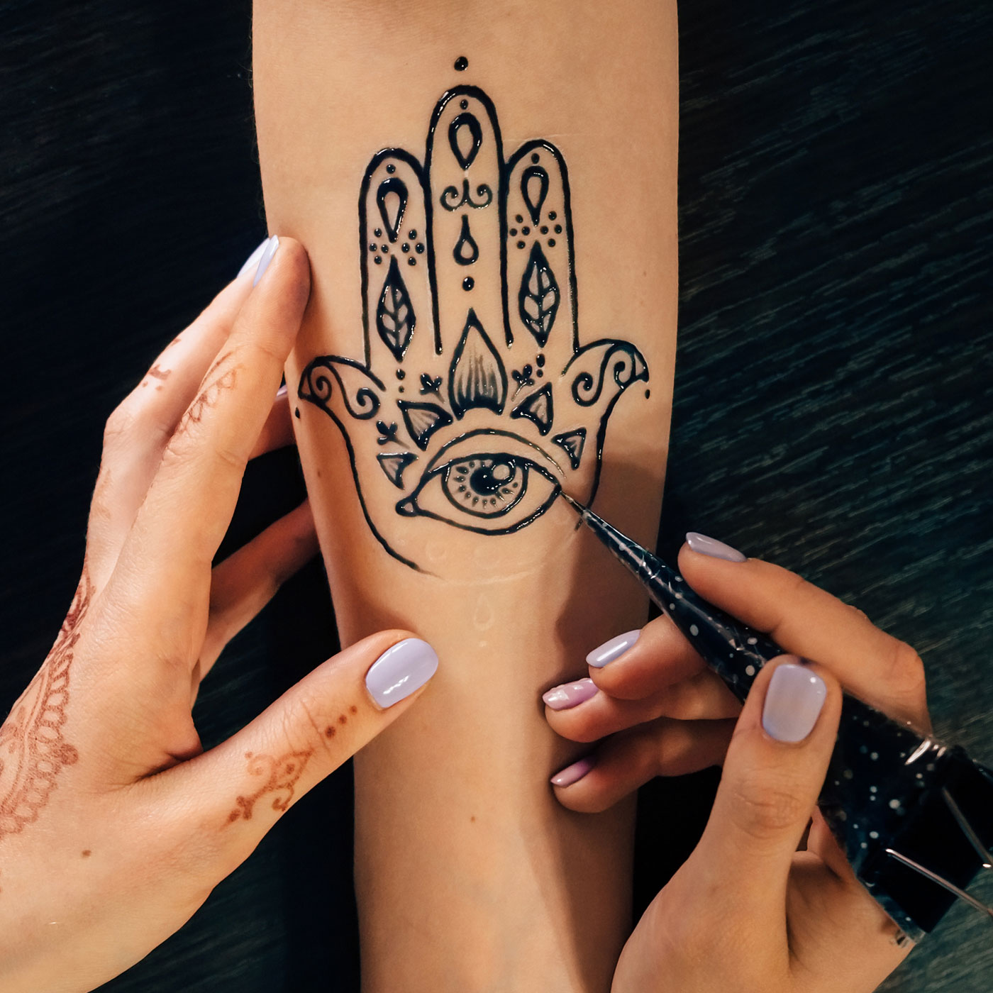 tatuagem dorso da mão