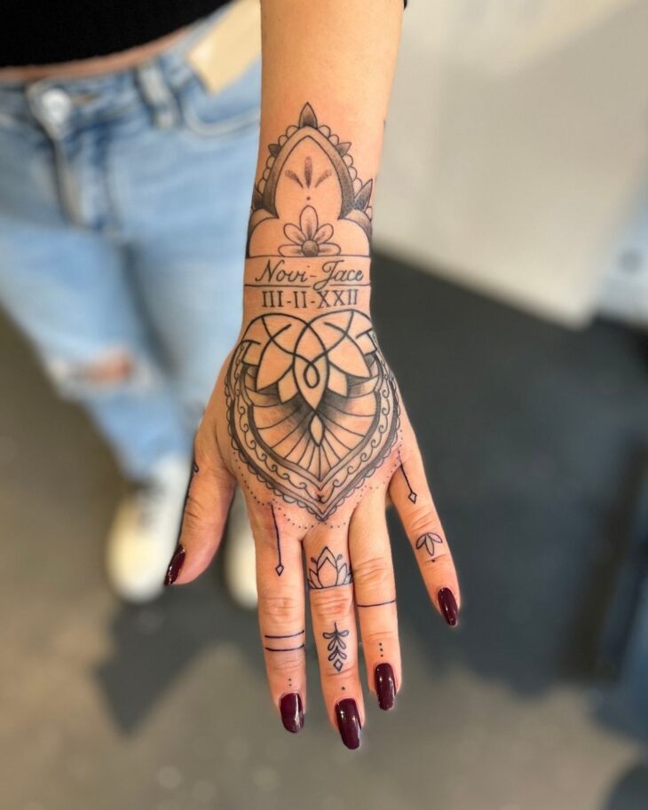 cuidados tatuagem mão