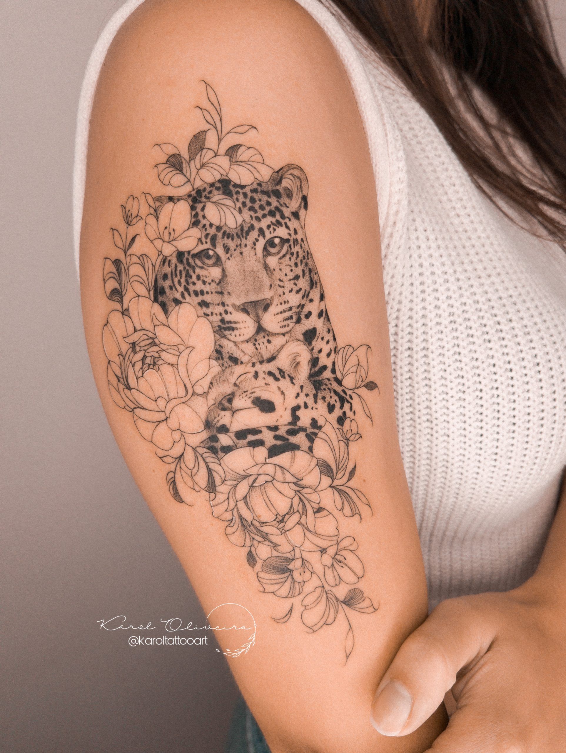 tatuagem onça no antebraço