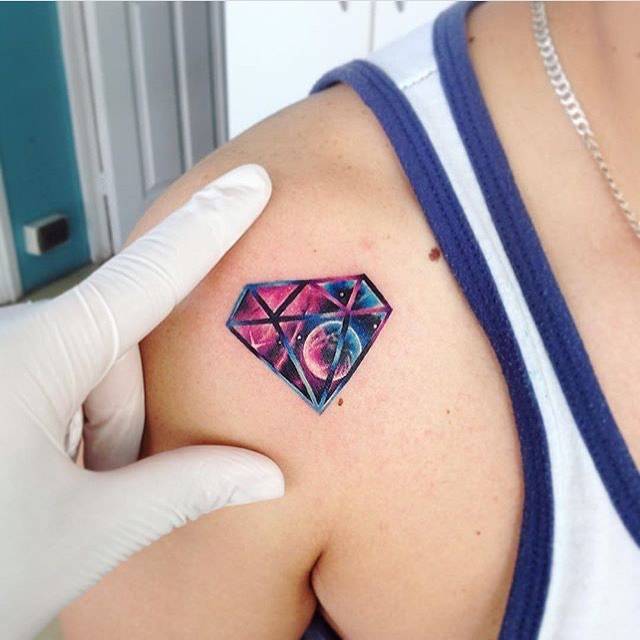 tatuagem diamante realista