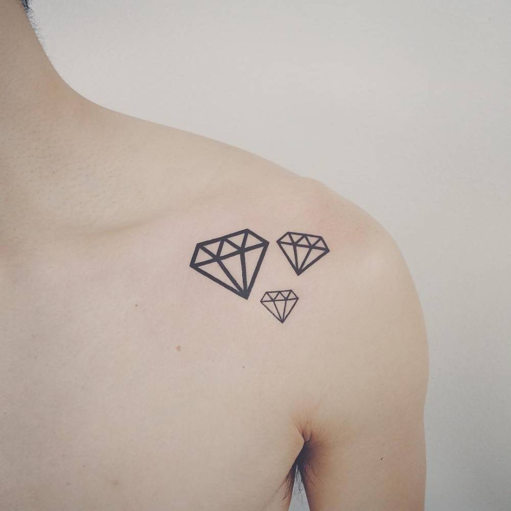 tatuagem diamante coroa