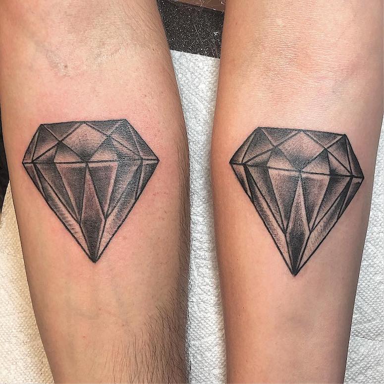 tatuagem diamante pulso