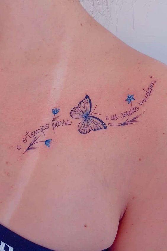 tatuagem feminina ombro delicada frase