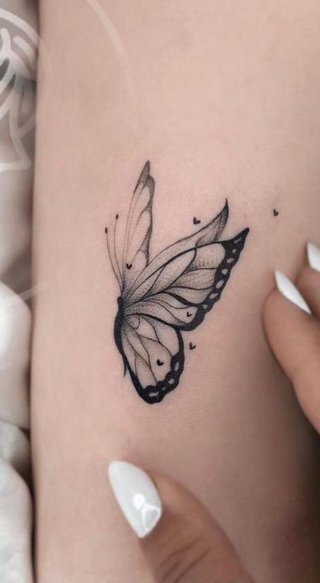 tatuagem de flor pequena feminina