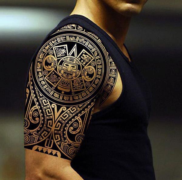 tatuagem maori masculina braço