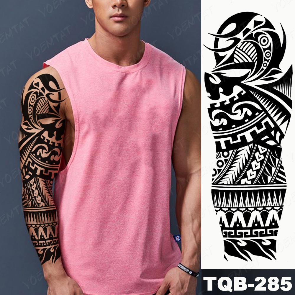tatuagem maori preto e branco braço