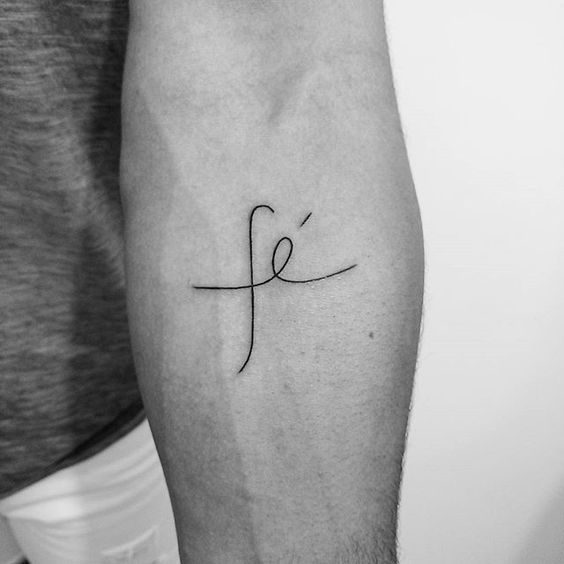 tatuagem masculina pequena geométrica