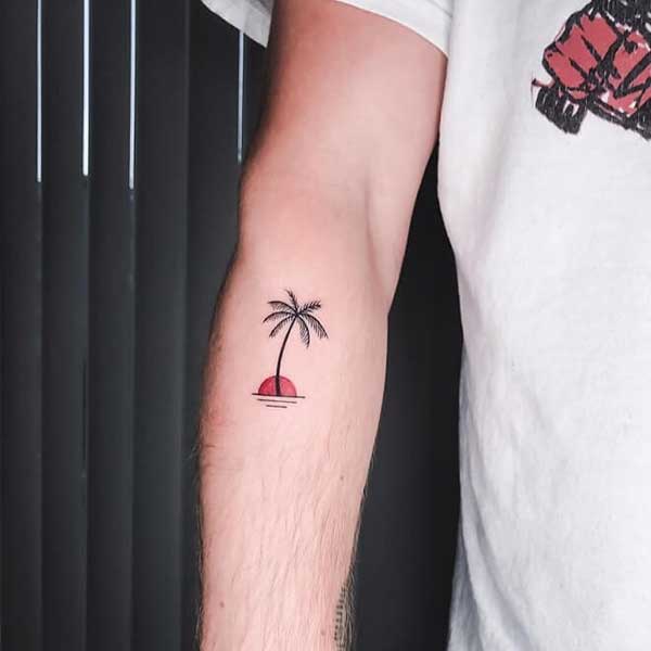 tatuagem masculina pequena no pulso