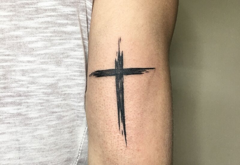 tatuagem masculina pequena no pulso