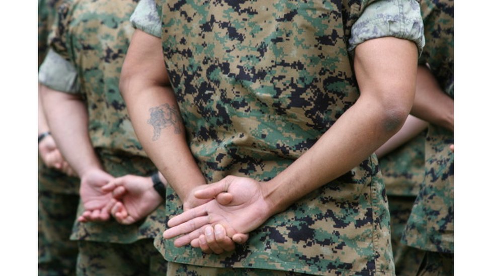 tatuagem espada honra militar