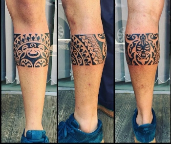 tatuagem de flor na canela feminina