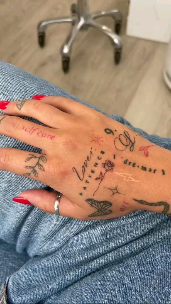 tatuagem pequena simples