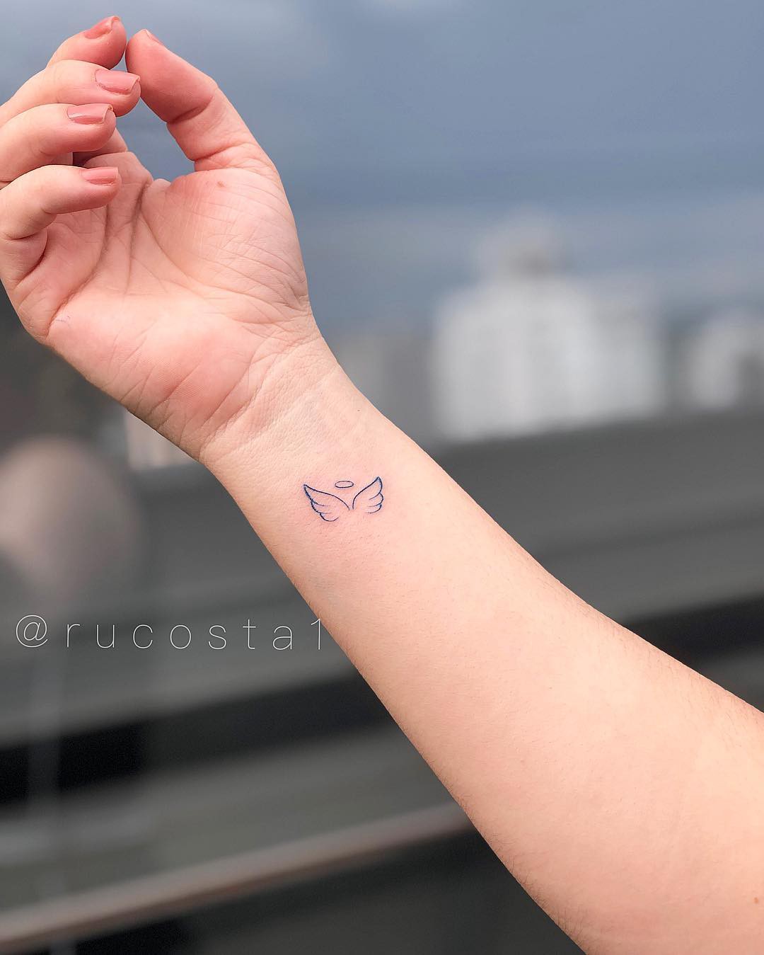 tatuagens pequenas simples femininas ideias