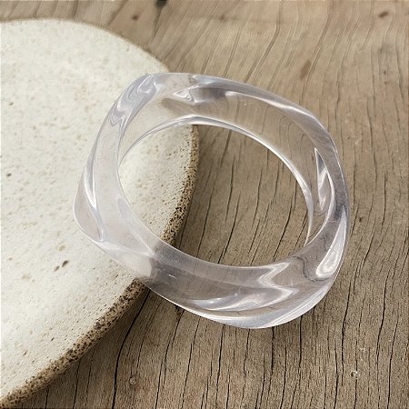 Tendência de acessórios de acrílico transparente