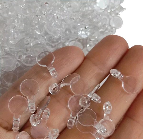 A História por Trás da Tendência: O Retorno dos Óculos Transparentes dos Anos 70 e 80