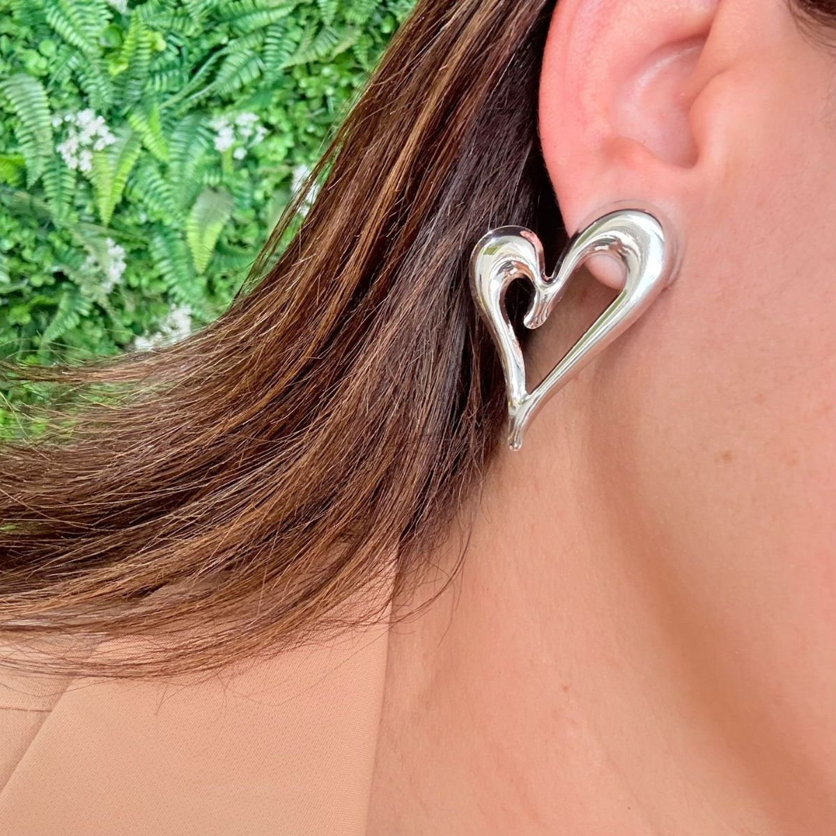 Anel de Claddagh: Simbolismo e Como Usar a Joia Que Indica Seu Status de Relacionamento