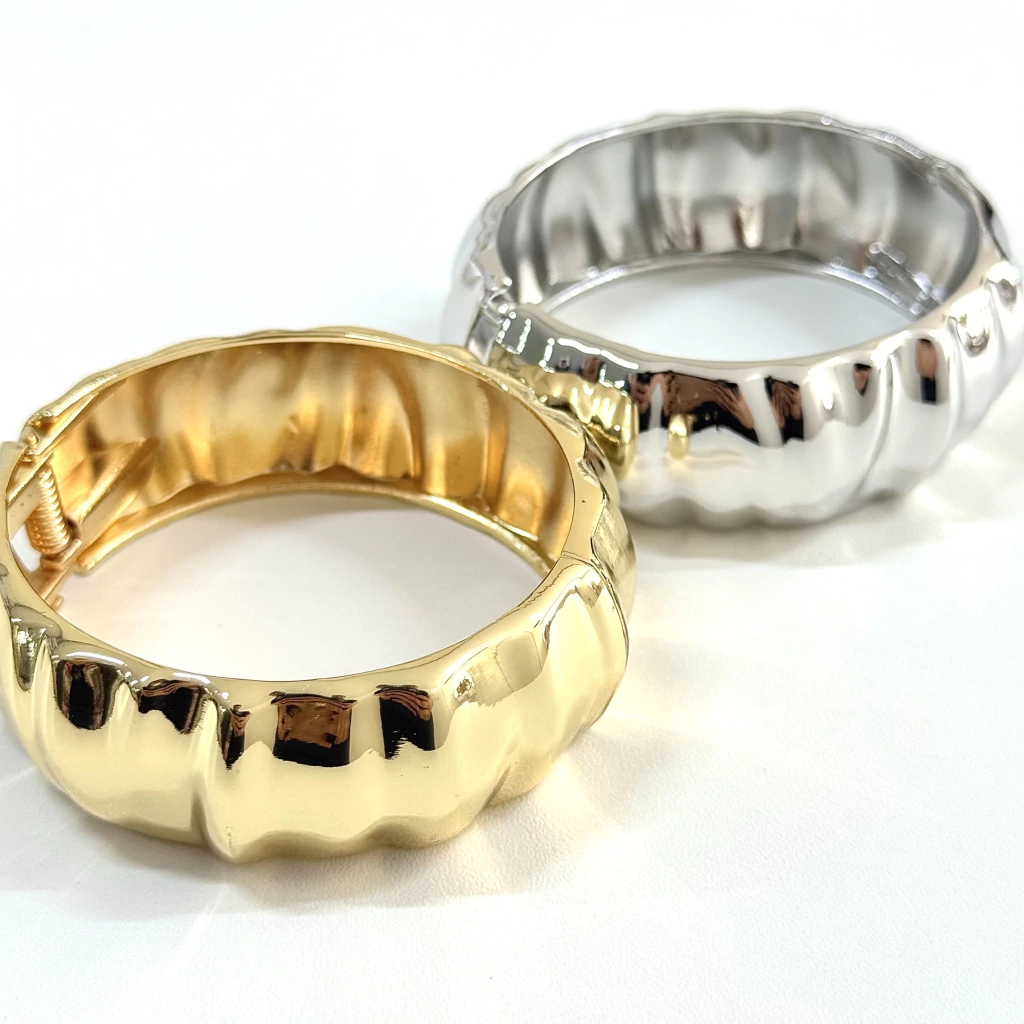 joias artesanais efeito martelado