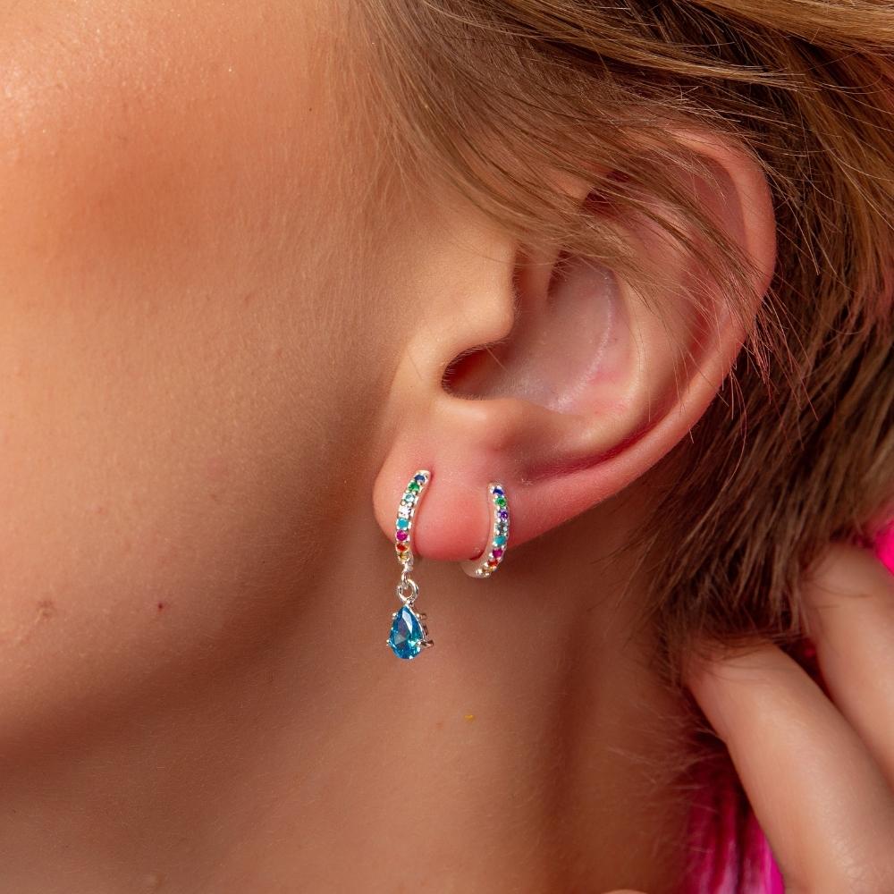 Assimetria em Brincos de Argola: Dicas para um Look Moderno e Criativo