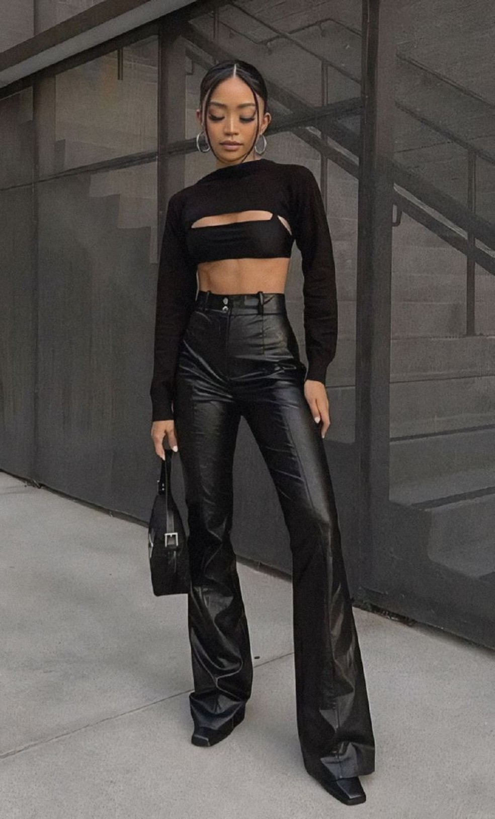 Tendência de calça de couro colorida