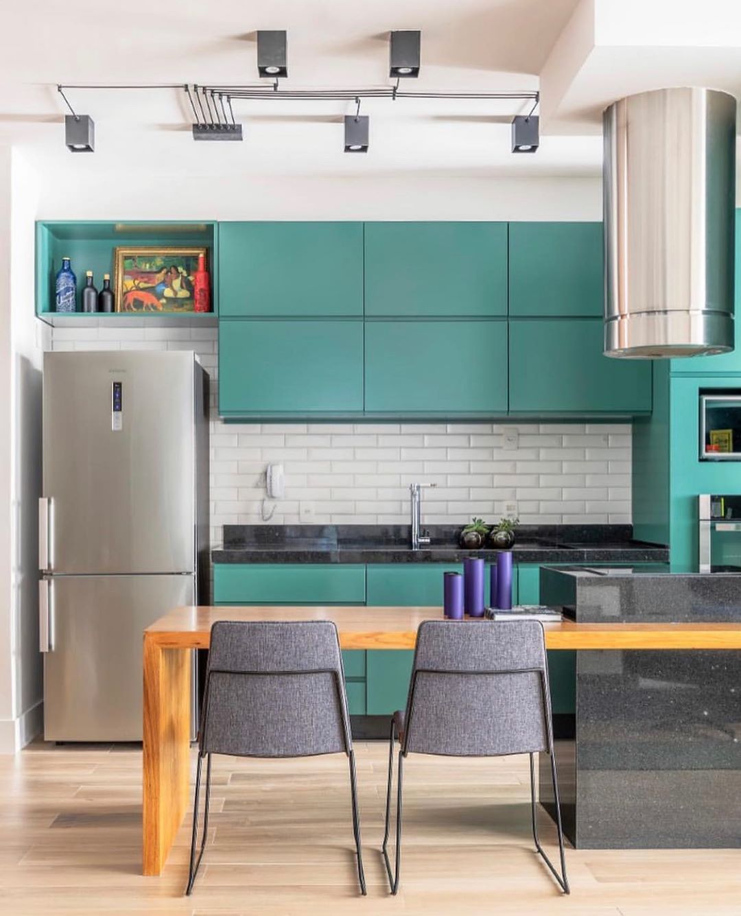 Tendência de cozinhas coloridas: verde e azul em alta