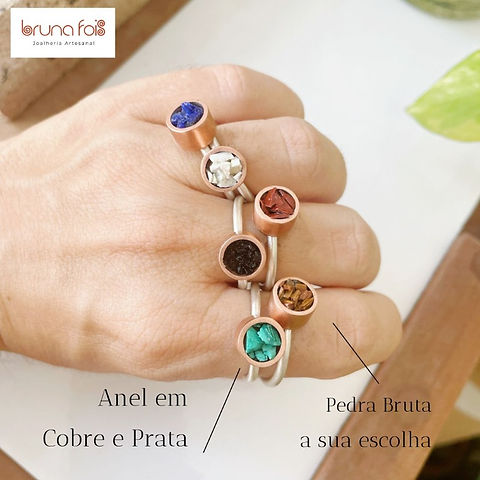Tendência de joias com pedras naturais brutas