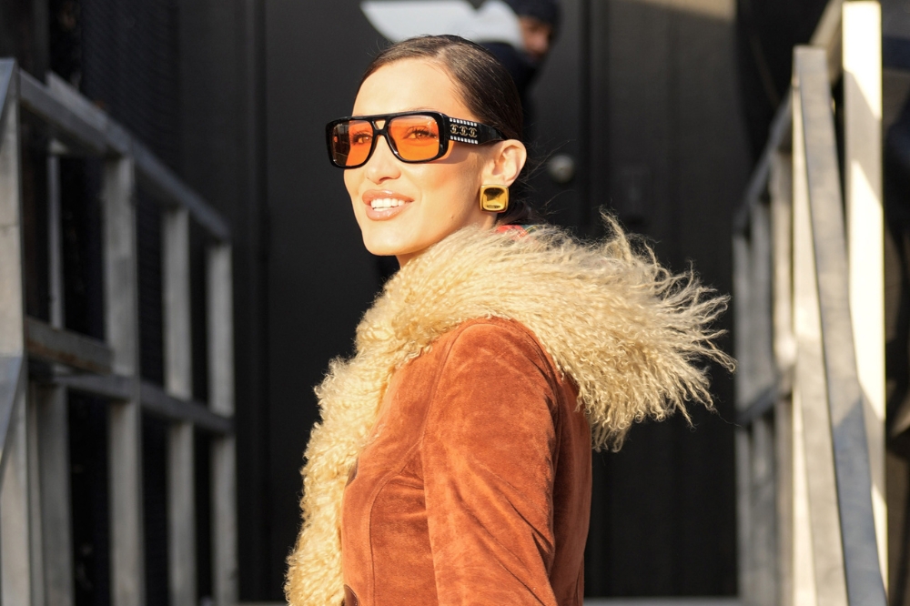 Óculos de sol monocromáticos: a tendência que dominará 2026