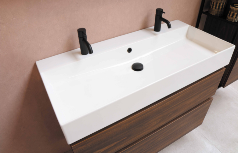 minimalismo sensorial banheiro 2026