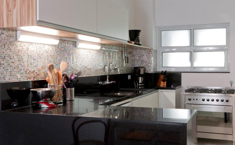 Guia Completo de Manutenção para Pias de Granito Preto Escovado