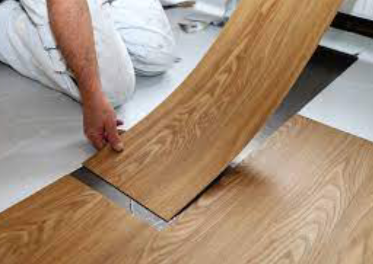 piso vinílico tendência 2026