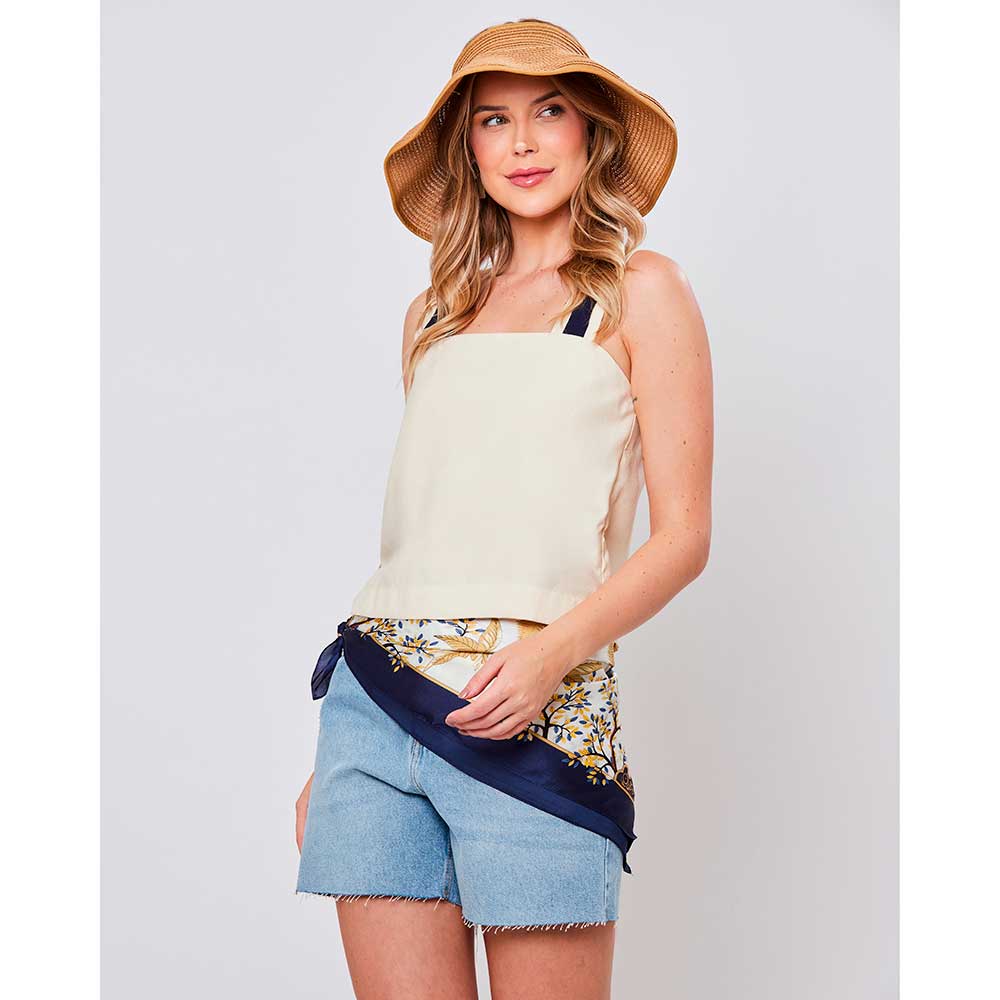 Dicas de Styling: Como Combinar a Estampa de Lenço para um Look Chic