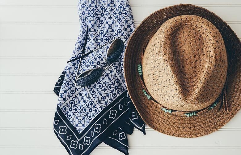 Dicas de Styling: Como Combinar a Estampa de Lenço para um Look Chic