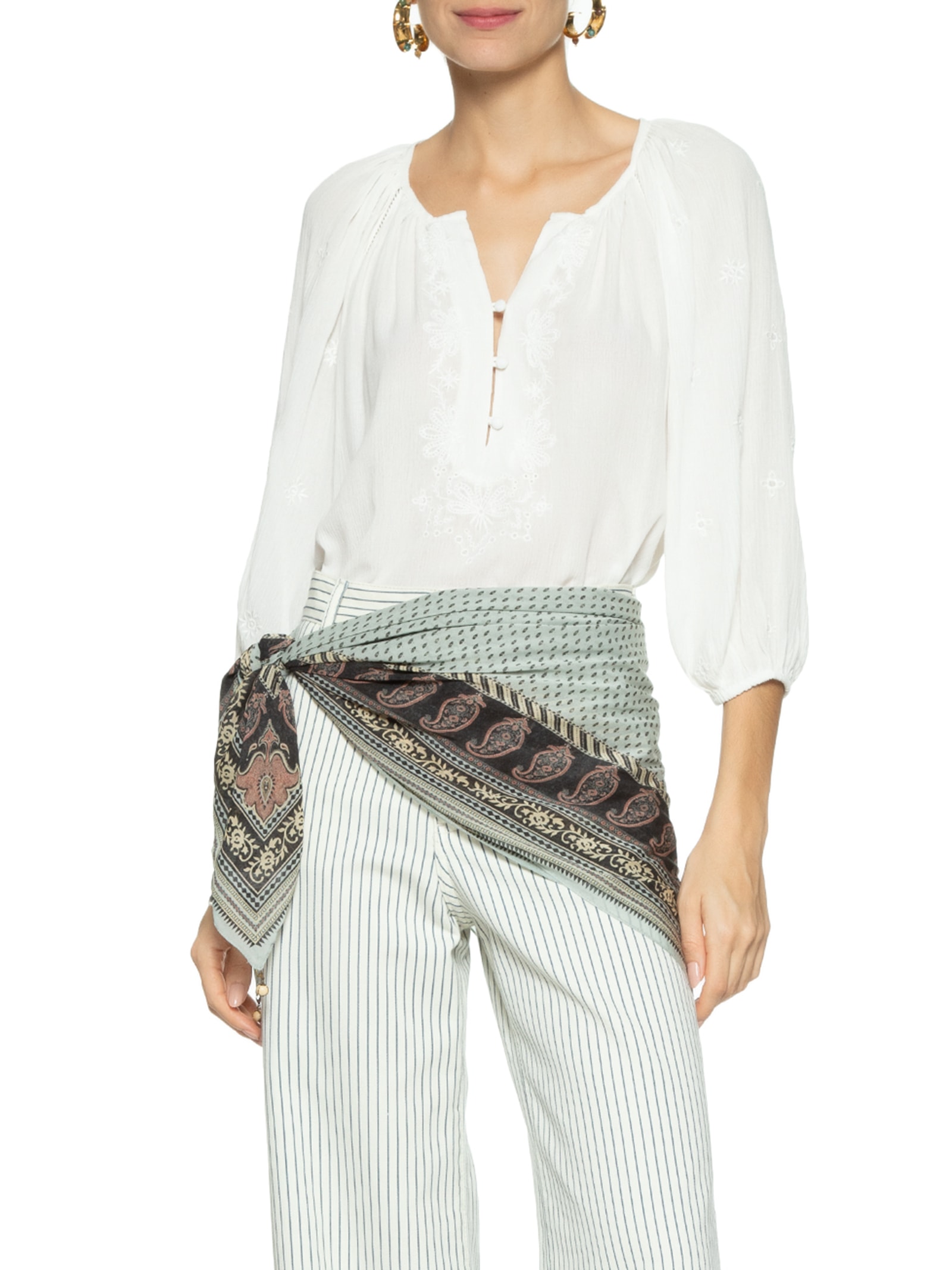 Tendência de roupas com estampas de lenço