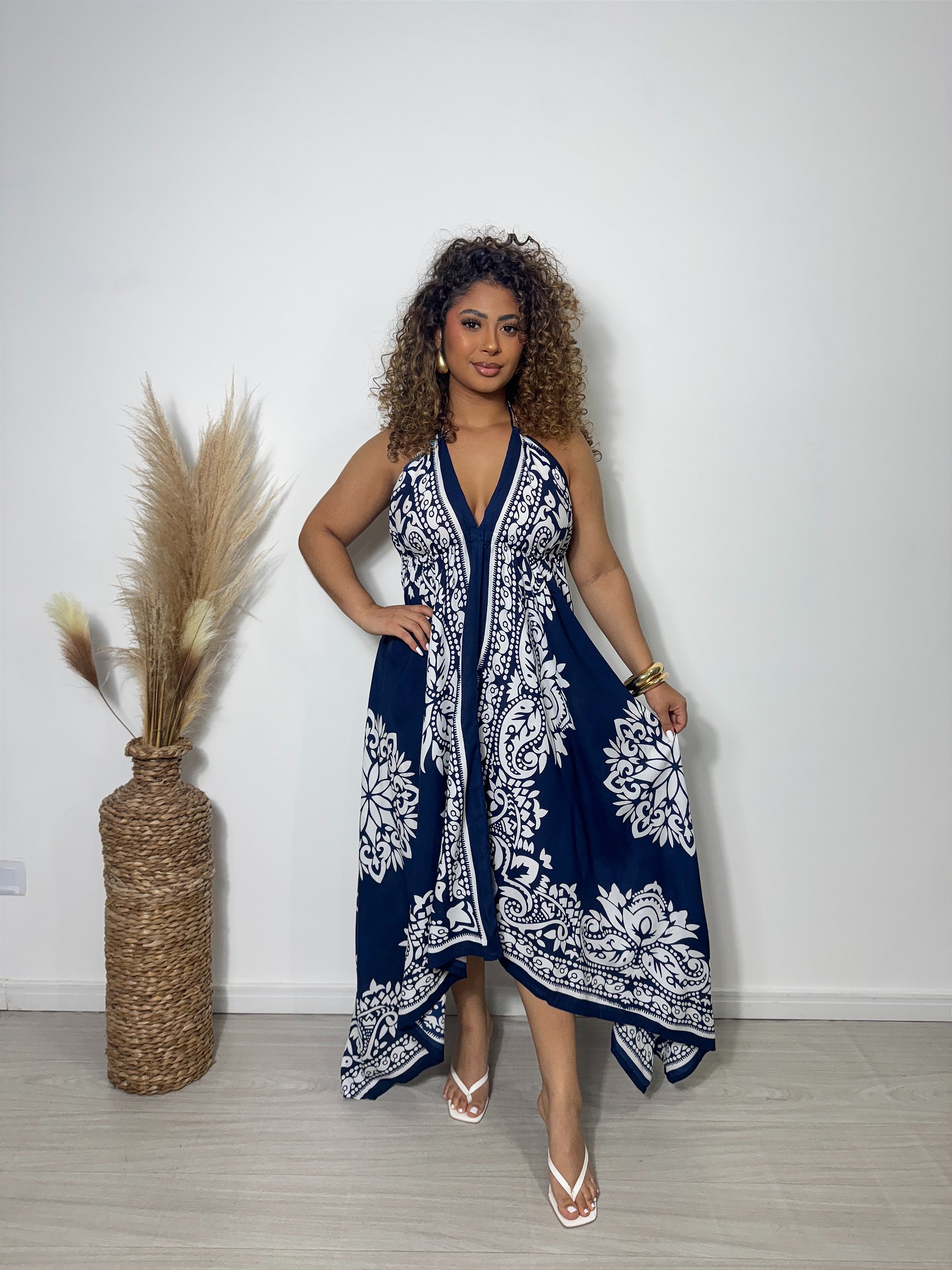 Dicas de Styling: Como Combinar a Estampa de Lenço para um Look Chic