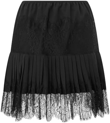 Tendência de saia colegial com meia 3/4